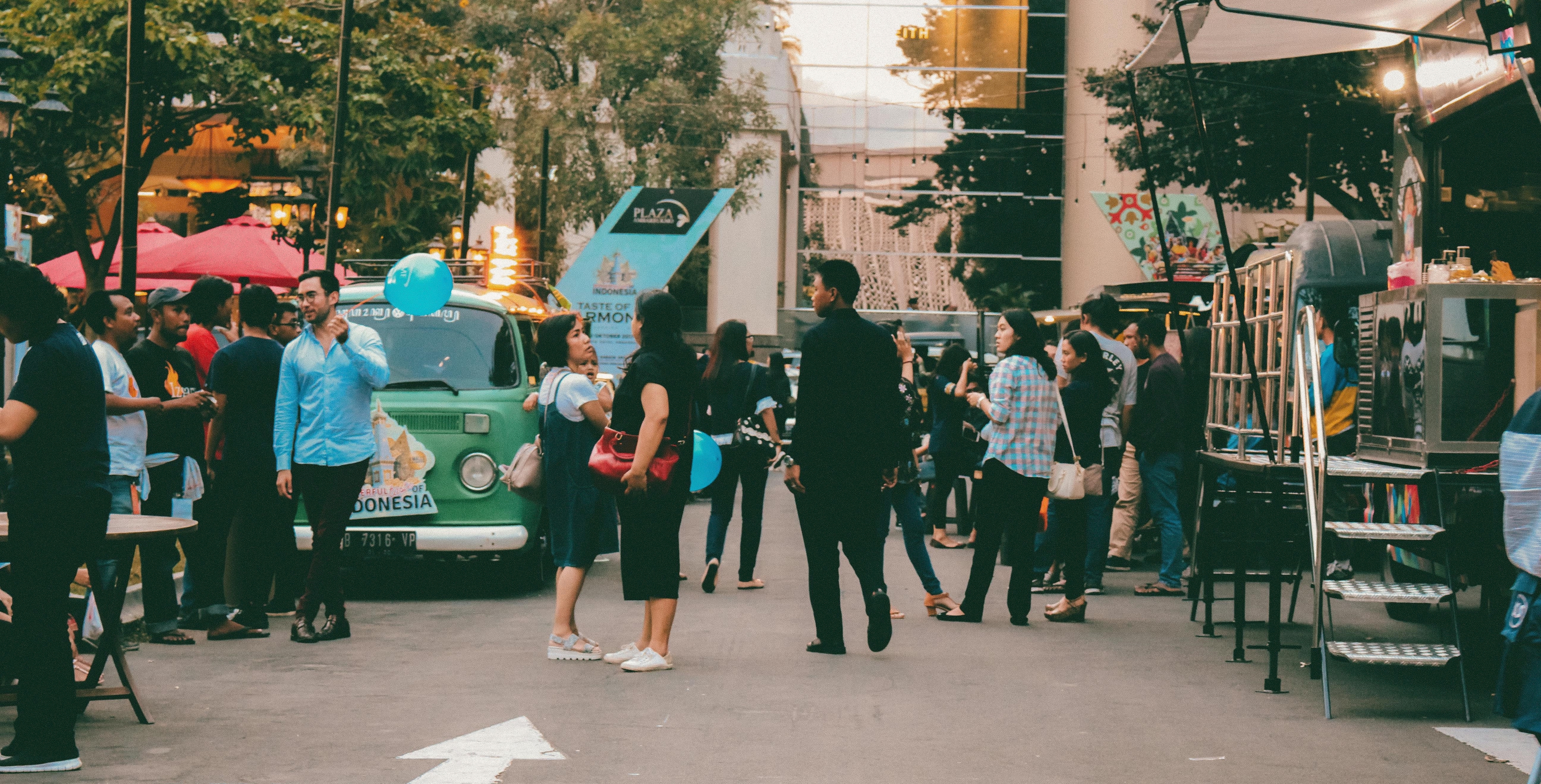 Foodtruck pour événement privé, Book My FoodTruck, traiteur mobile offrant repas sur mesure.