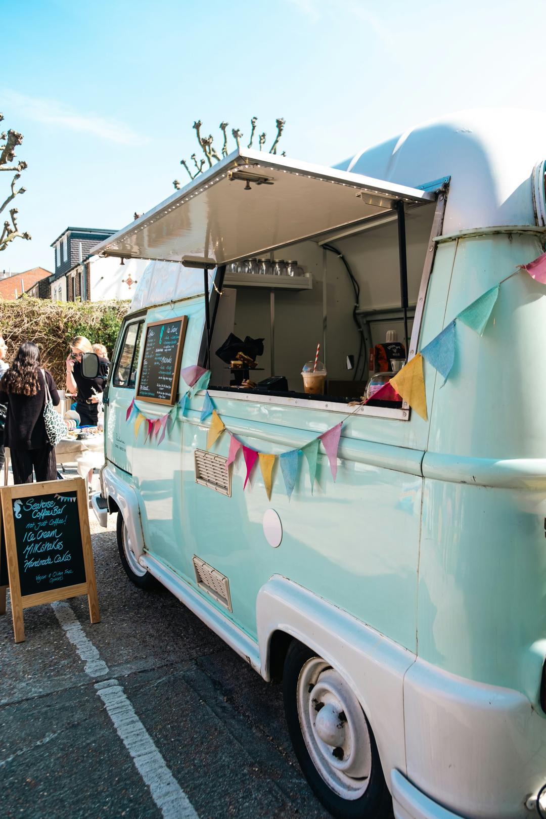 Foodtruck sucré, traiteur Book My FoodTruck, desserts délicieux variés